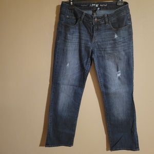 21.	Women’s APT 9 Distressed Boyfriend Jean